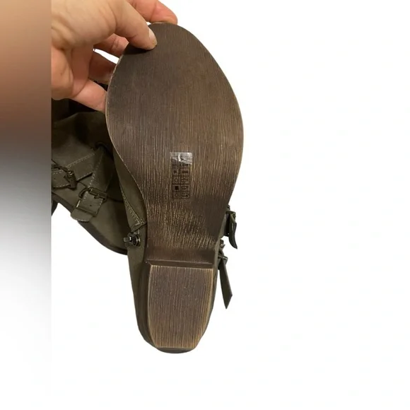 🌼NEW BLOWFISH WOMENS GREEN FAUX LEATHER BOOTIES. - Picture 11 of 13